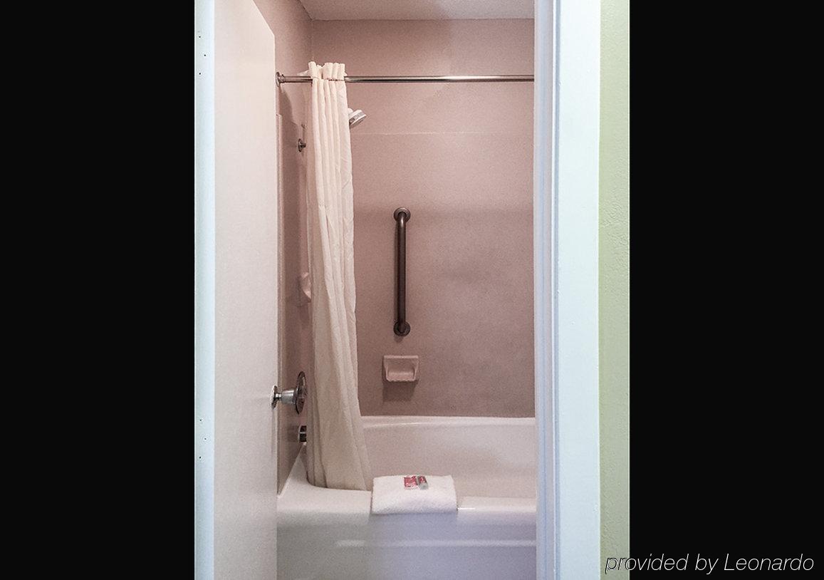 Rodeway Inn West Dodge Omaha Bagian luar foto