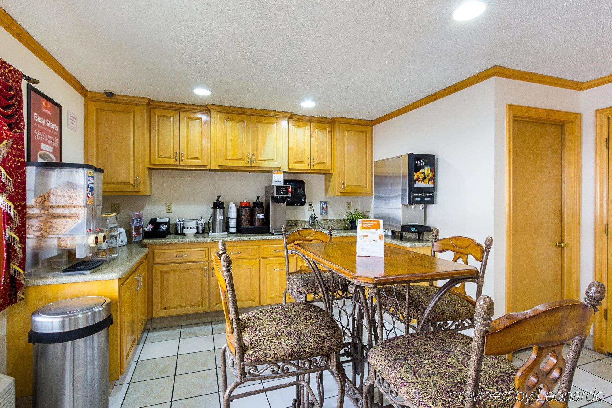 Rodeway Inn West Dodge Omaha Bagian luar foto