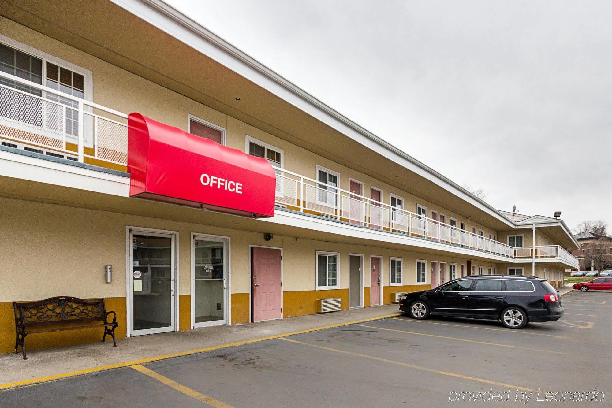 Rodeway Inn West Dodge Omaha Bagian luar foto