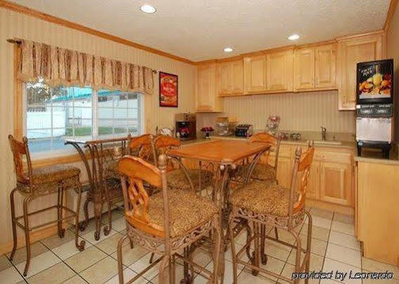 Rodeway Inn West Dodge Omaha Bagian luar foto